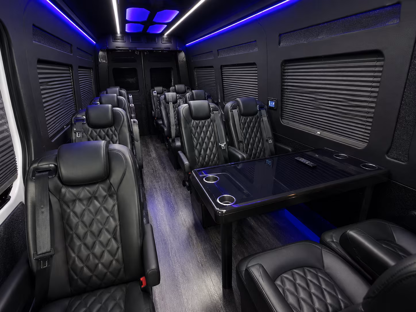 find the perfect transportation for your next airport transfer 3