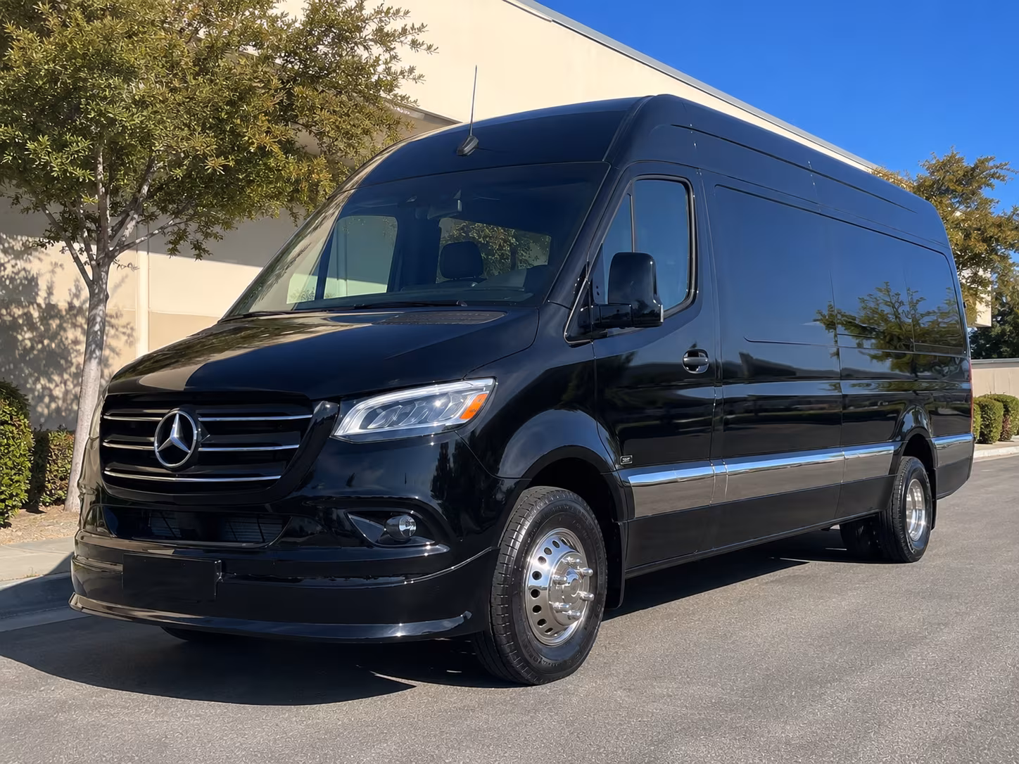 find the perfect transportation for your next corporate event 1